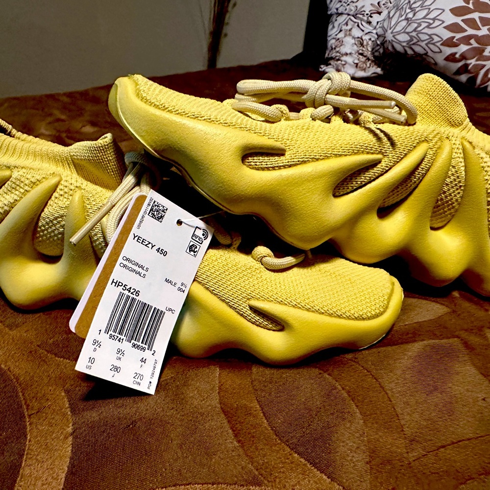 Yeezy size 10